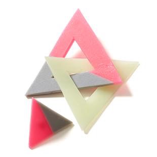 [バックヤード]立体三角　ピアス