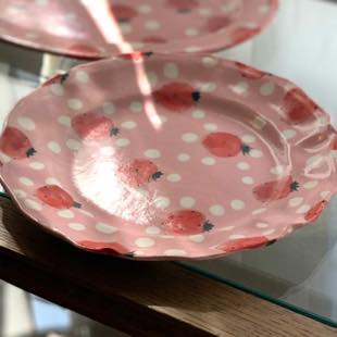 [ファッジ×ヤマグチアサコ]【コラボ】ピンク粉引きイチゴの花リムケーキ皿